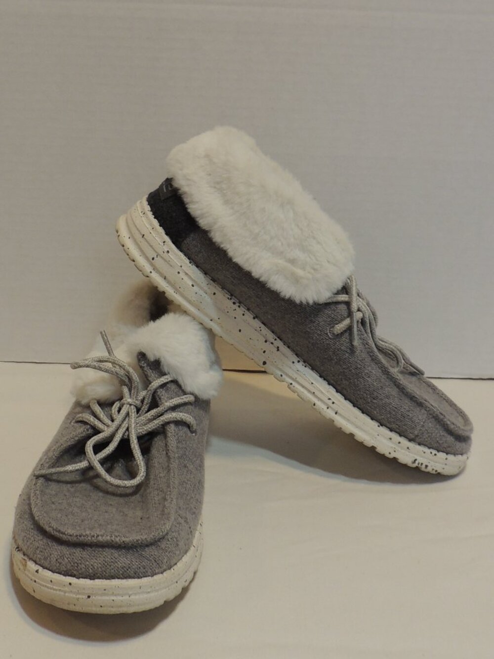 Hey Dude Shoes Woman Size 8 Gray White Slide On Travel Airport Cruise Shoes